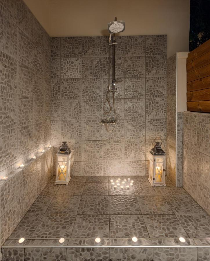 Villa Elizabeth - Seafront Classic Villa! أرغاسي المظهر الخارجي الصورة