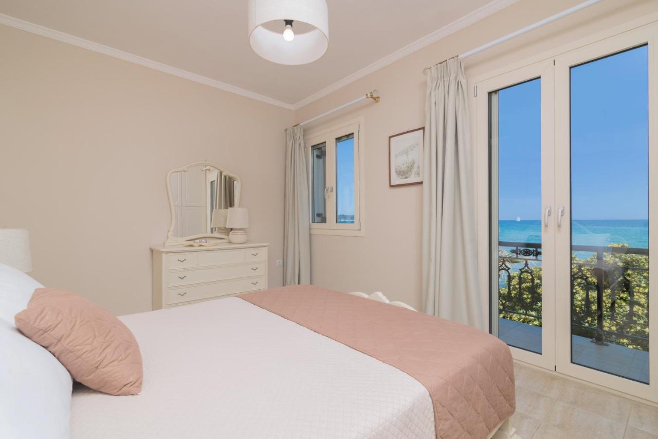 Villa Elizabeth - Seafront Classic Villa! أرغاسي المظهر الخارجي الصورة