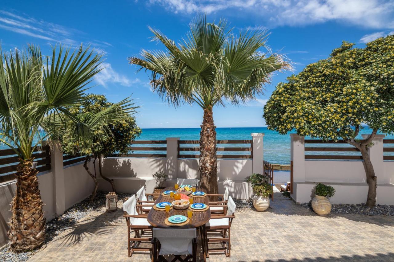 Villa Elizabeth - Seafront Classic Villa! أرغاسي المظهر الخارجي الصورة