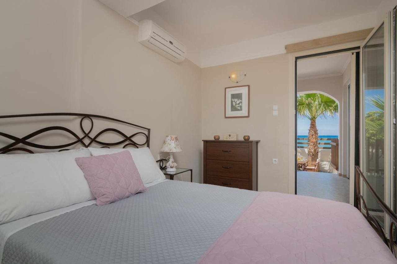 Villa Elizabeth - Seafront Classic Villa! أرغاسي المظهر الخارجي الصورة