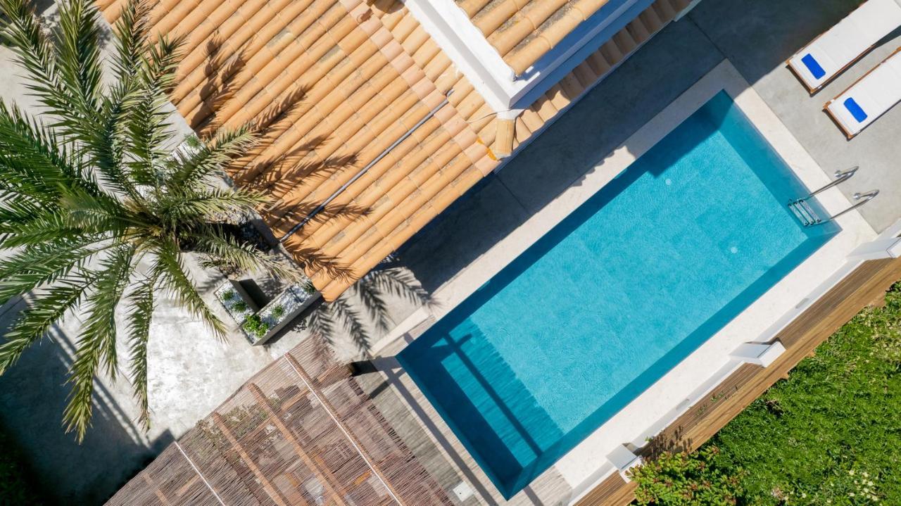 Villa Elizabeth - Seafront Classic Villa! أرغاسي المظهر الخارجي الصورة