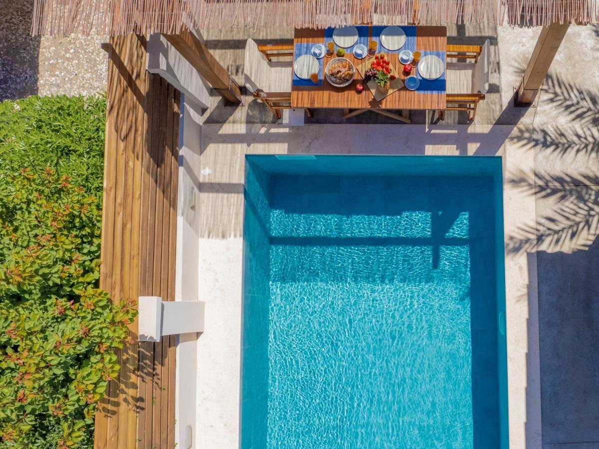 Villa Elizabeth - Seafront Classic Villa! أرغاسي المظهر الخارجي الصورة