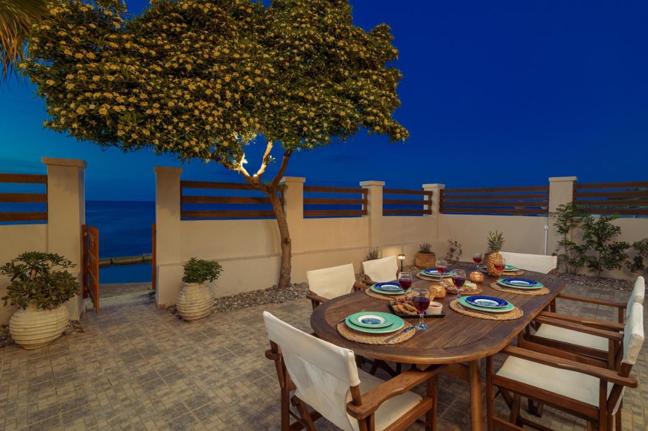 Villa Elizabeth - Seafront Classic Villa! أرغاسي المظهر الخارجي الصورة
